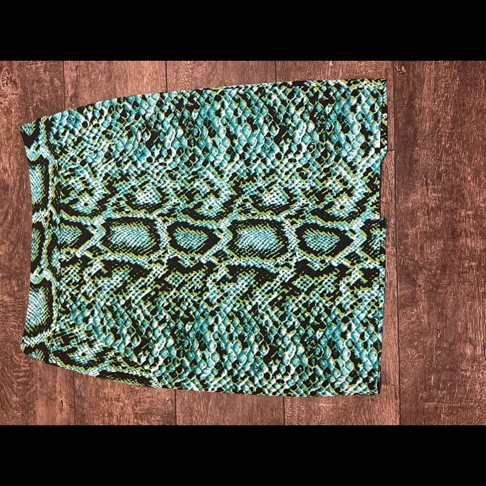 Skirt - Picture 4 of 6